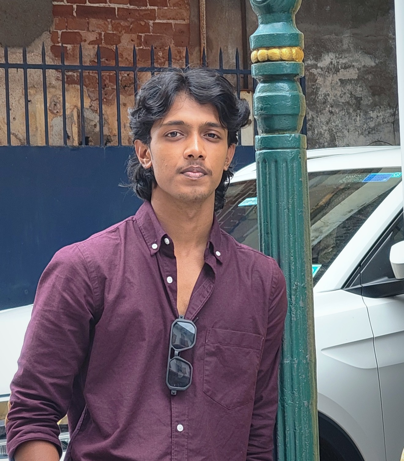 Adil V